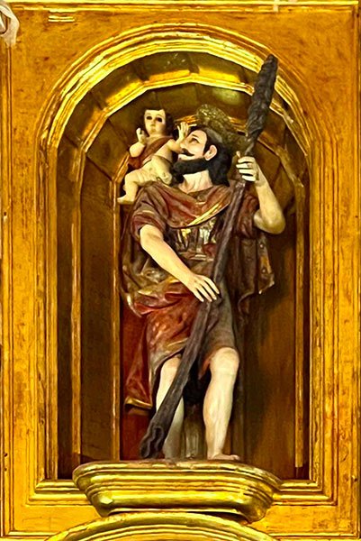 San Cristóbal cargando al Niño Jesús sobre sus hombros